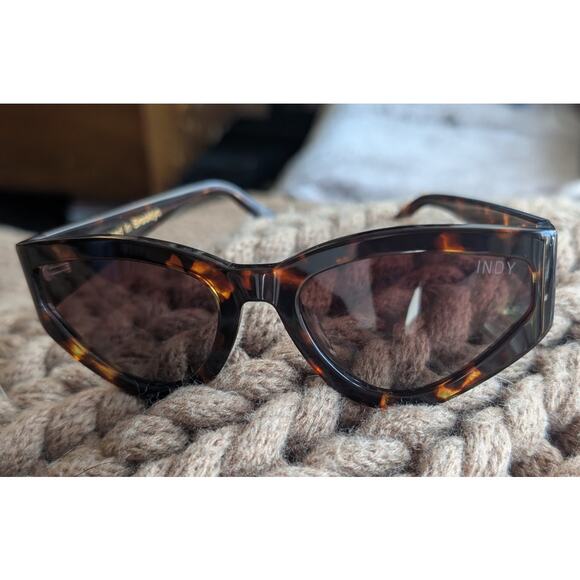 INDY Cat Eye Sunglasses Tortoise Shell Dark Frame Black Brown NYC Style Brooklyn main image 10